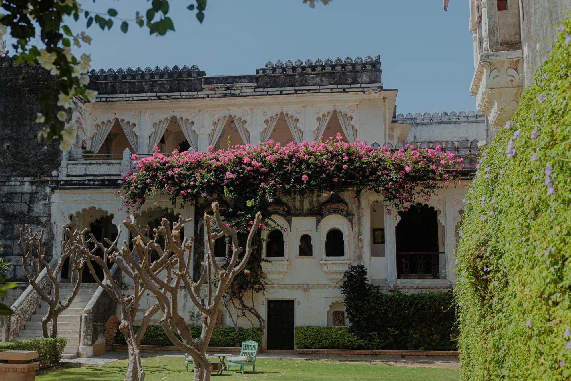 The Rawla Narlai - A Luxury Heritage Stay In Leopard Country Exterior photo